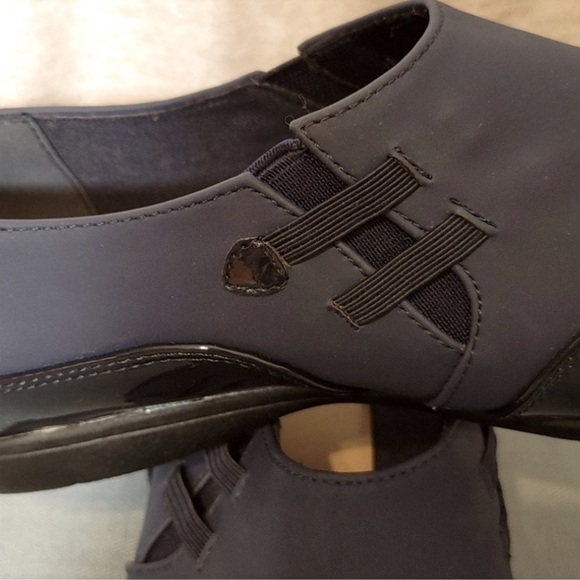 Angel Steps  Black/Navy Patent Leather accented flats with Arch Support size 10 - Picture 4 of 11